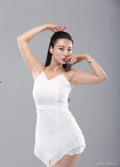 王李丹妮性感照片,光影交织下的绝美诱惑